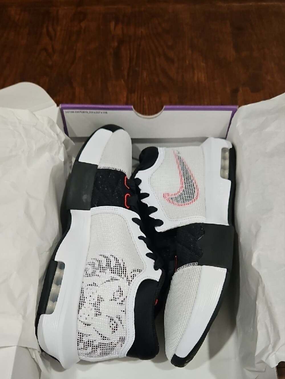 Nike LeBron Witness VIII Shoe Box with White Logos
